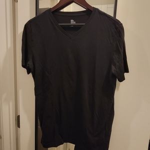 Mens H&M V-neck T-Shirt Size Medium